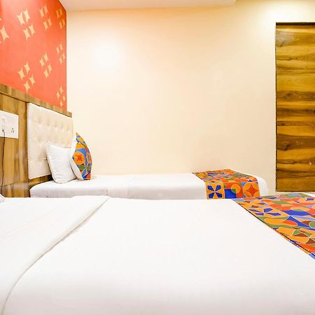 Fabexpress Sarah Gold - Nr Nesco Exhibition Center Hotel Mumbai Exterior photo