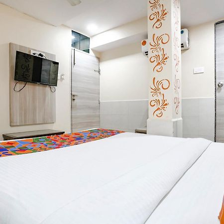 Fabexpress Sarah Gold - Nr Nesco Exhibition Center Hotel Mumbai Exterior photo
