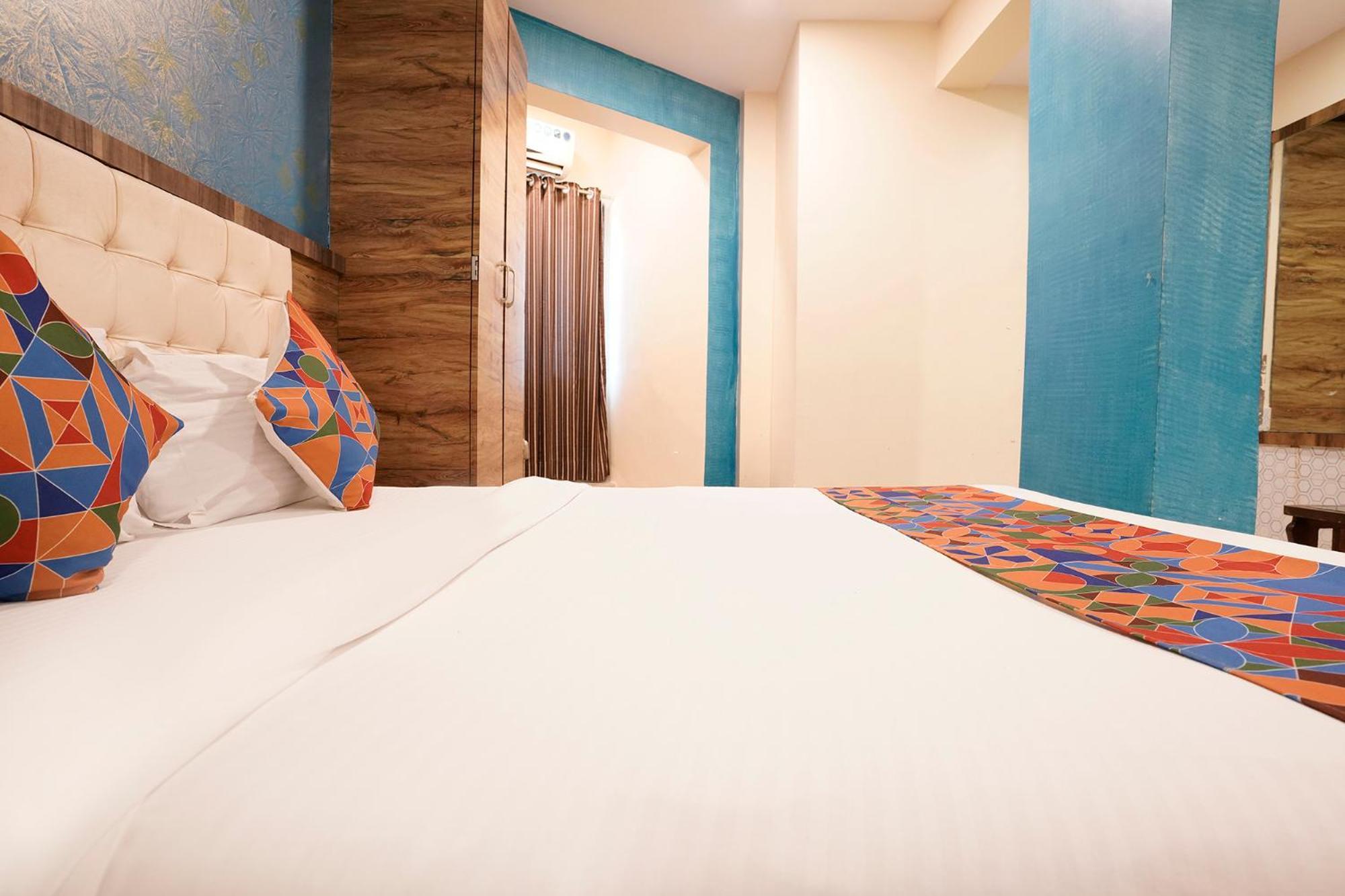 Fabexpress Sarah Gold - Nr Nesco Exhibition Center Hotel Mumbai Exterior photo