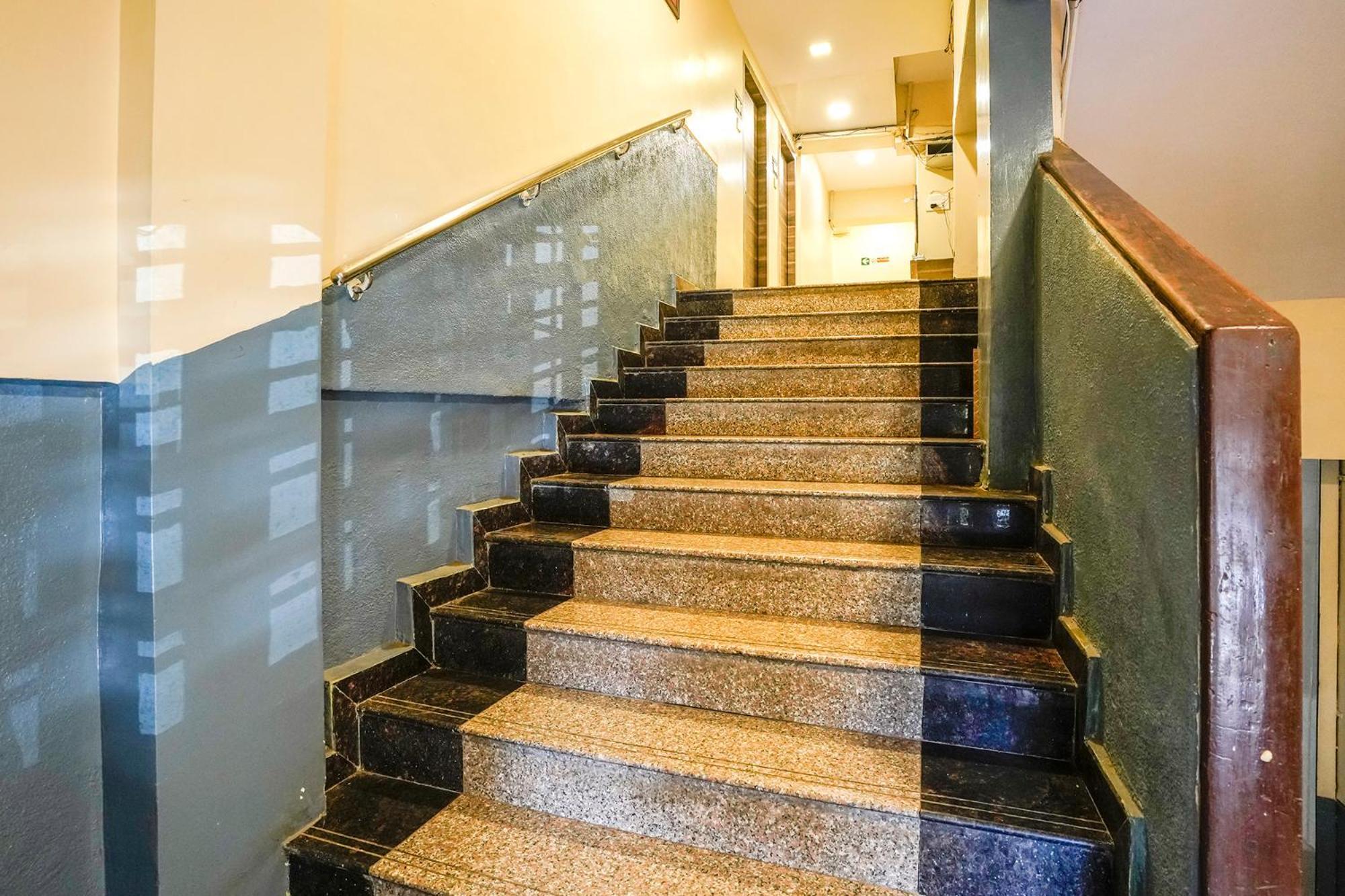 Fabexpress Sarah Gold - Nr Nesco Exhibition Center Hotel Mumbai Exterior photo