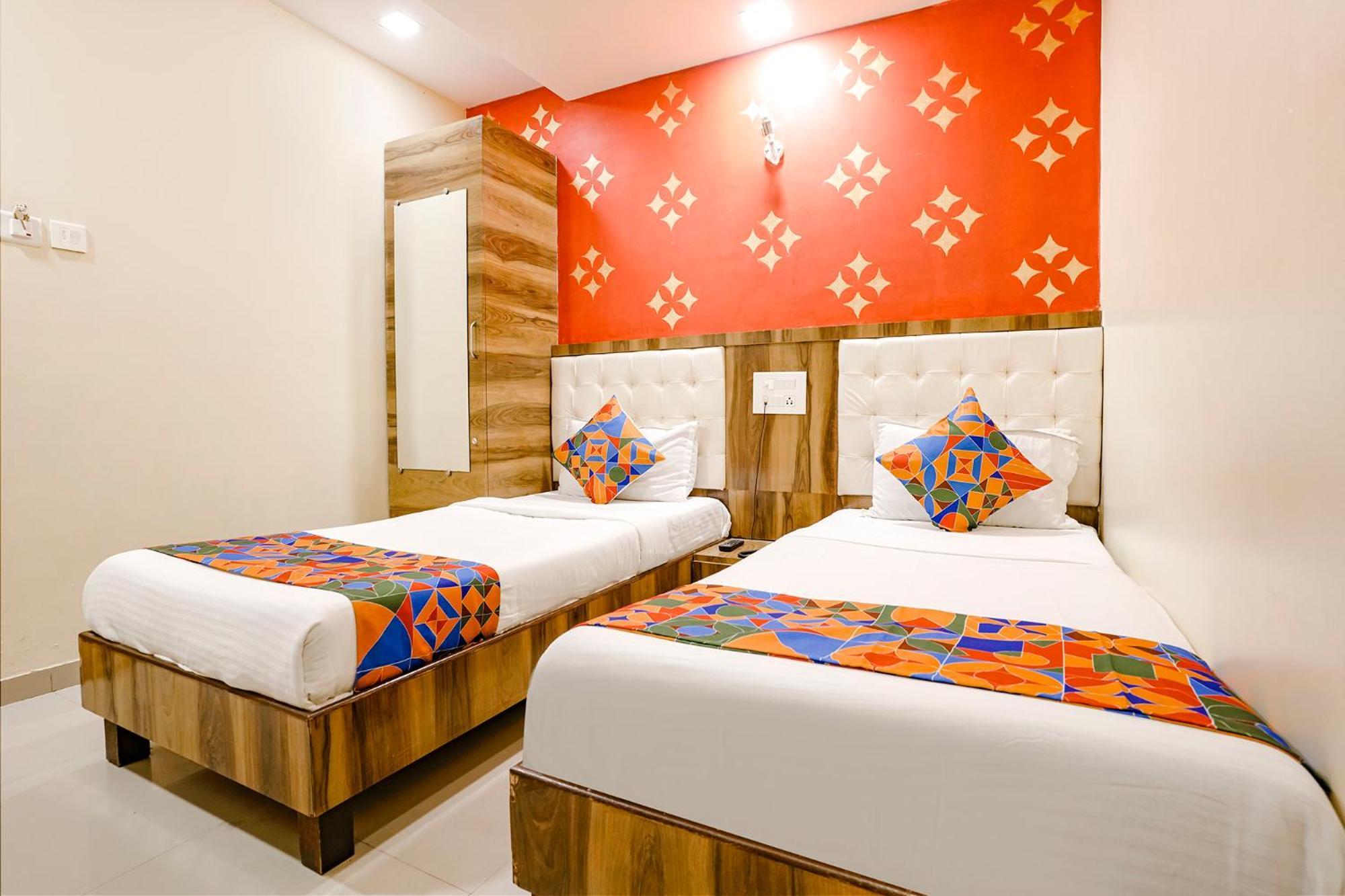 Fabexpress Sarah Gold - Nr Nesco Exhibition Center Hotel Mumbai Exterior photo