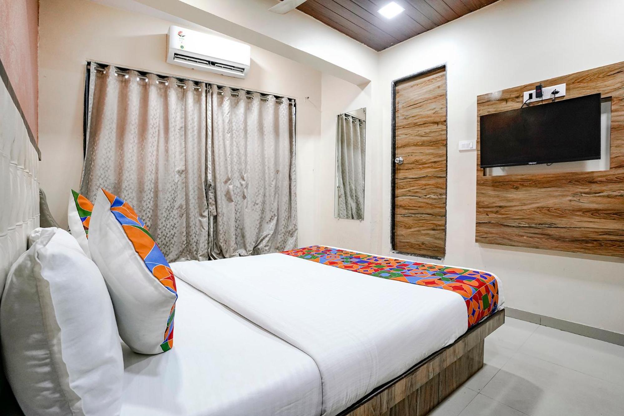 Fabexpress Sarah Gold - Nr Nesco Exhibition Center Hotel Mumbai Exterior photo