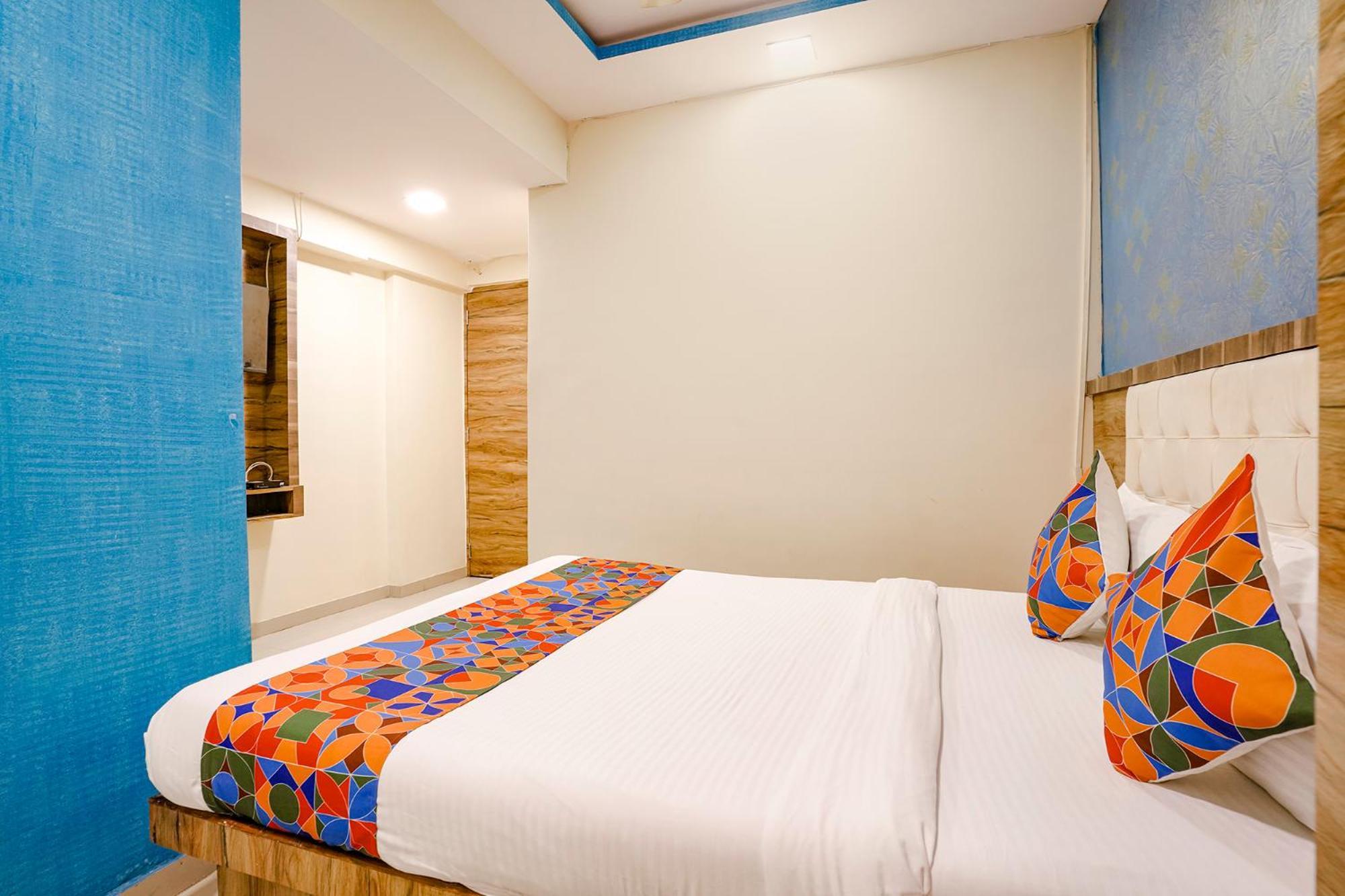 Fabexpress Sarah Gold - Nr Nesco Exhibition Center Hotel Mumbai Exterior photo